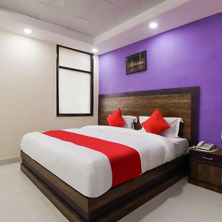 Hotel O Maharaja Gold Nuova Delhi Esterno foto