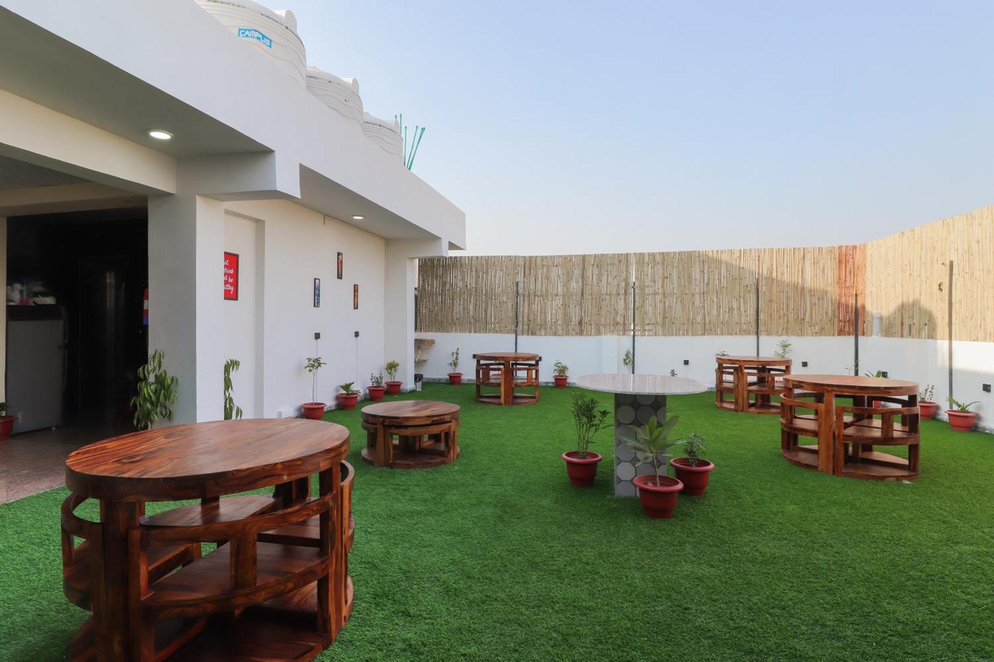 Hotel O Maharaja Gold Nuova Delhi Esterno foto
